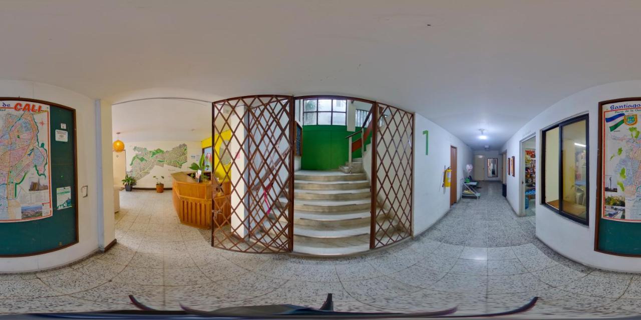 Roof Hostel 칼리 외부 사진